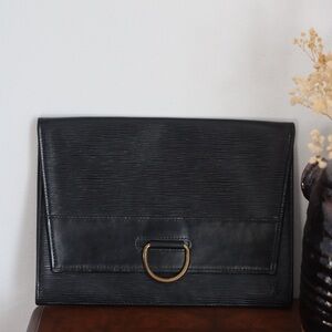 Louis Vuitton Brass D Ring Clutch Bag in Black Epi leather - Made in France